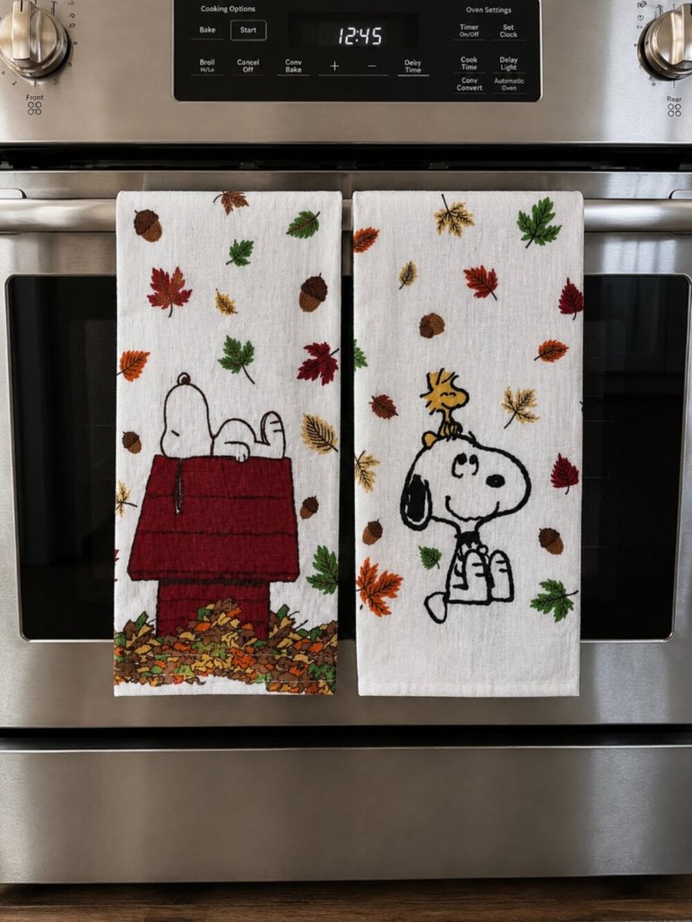 NWT - Peanuts Snoopy Happy Leaves Kitchen Towels - Set of 4